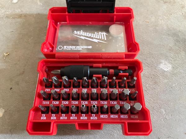 MILWAUKEE BIT SET